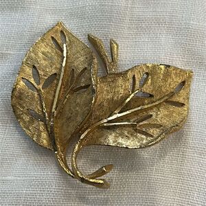 Vintage signed BSK Elegant Gold Leaf Brooch